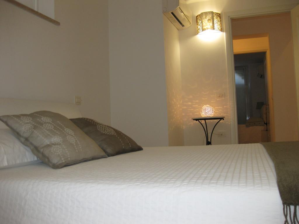Appartamento In Villa Pesaro Room photo