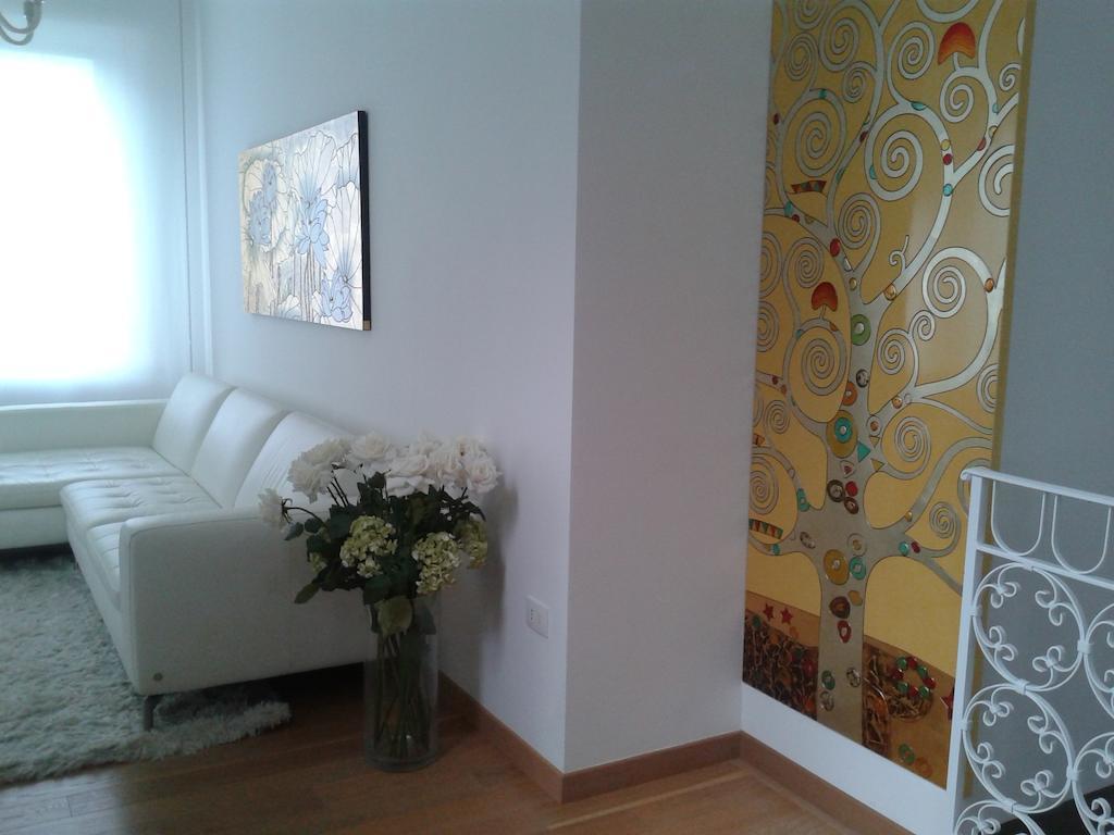 Appartamento In Villa Pesaro Room photo